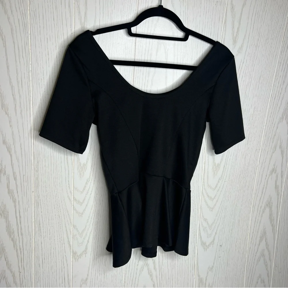 Eyelash Couture Casual Peplum Black Short Sleeve Top Size Small - Picture 2 of 3